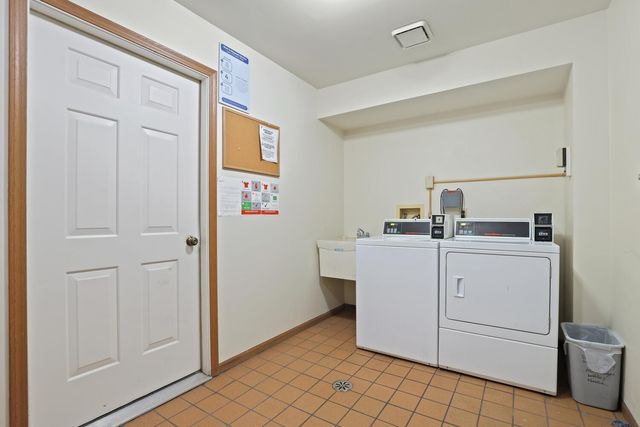 2003 Porte Deleau Court 207, Highland, IN 46322