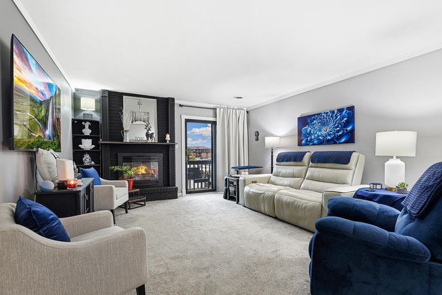 2003 Porte Deleau Court 207, Highland, IN 46322