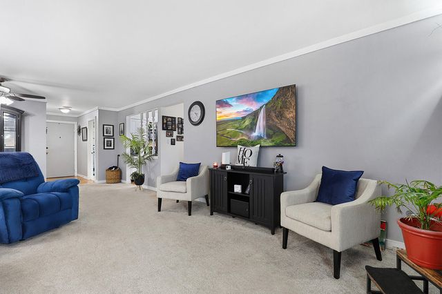 2003 Porte Deleau Court 207, Highland, IN 46322