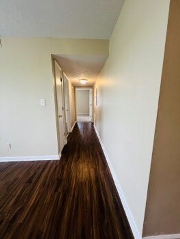 3854 Northeast Dr Apt D, Clarksville, TN 37040