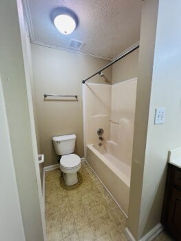3854 Northeast Dr Apt D, Clarksville, TN 37040