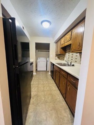 3854 Northeast Dr Apt D, Clarksville, TN 37040