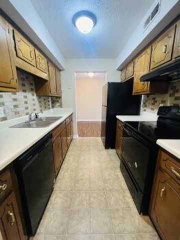 3854 Northeast Dr Apt D, Clarksville, TN 37040