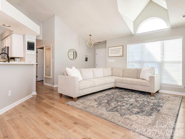 3930 Huntmeadow Drive, Charlotte, NC 28269