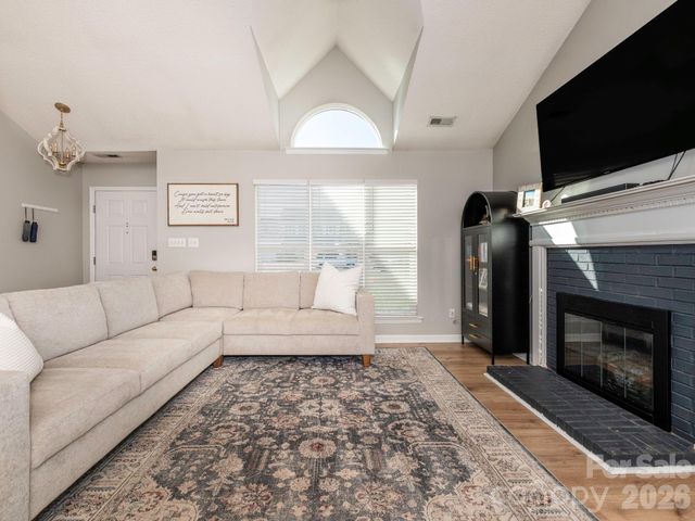 3930 Huntmeadow Drive, Charlotte, NC 28269