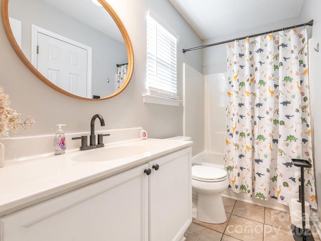 3930 Huntmeadow Drive, Charlotte, NC 28269