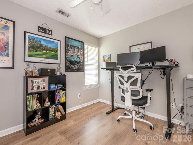 3930 Huntmeadow Drive, Charlotte, NC 28269