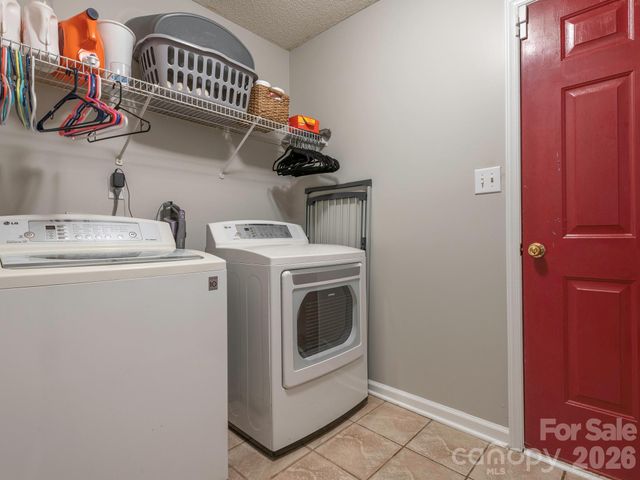 3930 Huntmeadow Drive, Charlotte, NC 28269