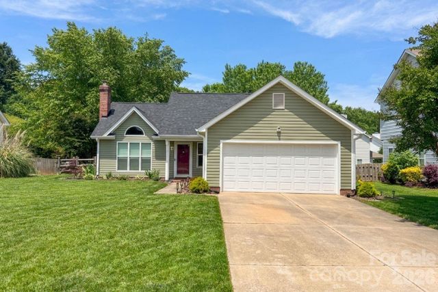 3930 Huntmeadow Drive, Charlotte, NC 28269