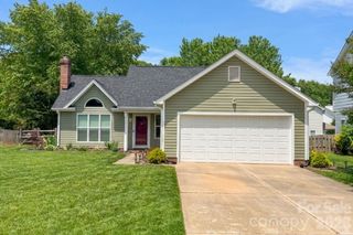 3930 Huntmeadow Drive, Charlotte, NC 28269
