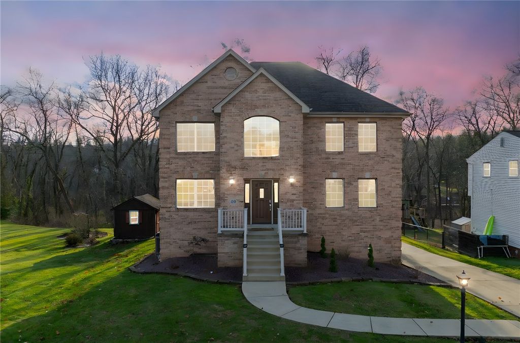 699 Surfside Drive, Plum Boro, PA 15239