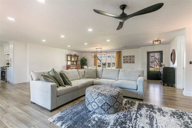 1405 Cherry Laurel Drive, Norman, OK 73072