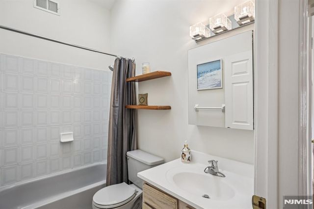 249 Pascack Road, Paramus, NJ 07652