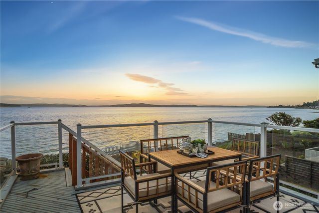 5637 Beach Drive SW, Seattle, WA 98136