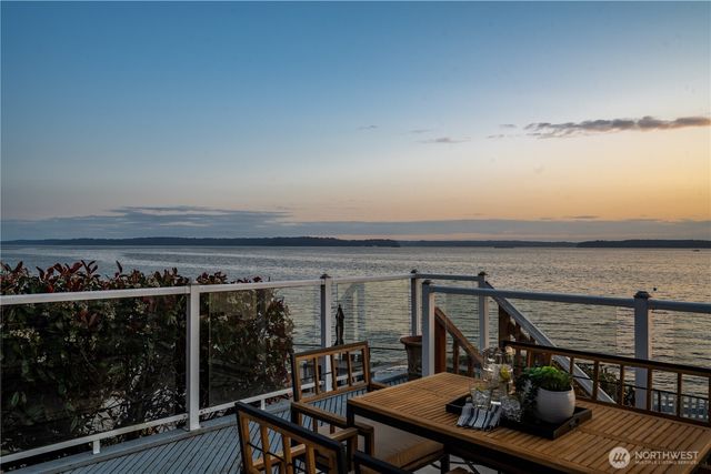 5637 Beach Drive SW, Seattle, WA 98136