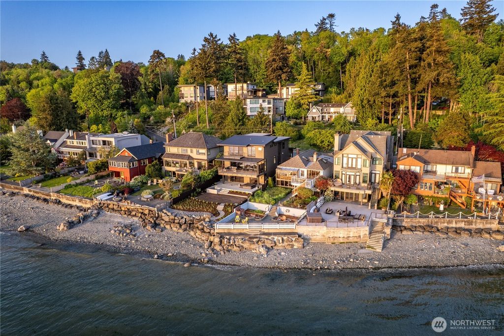 5637 Beach Drive SW, Seattle, WA 98136