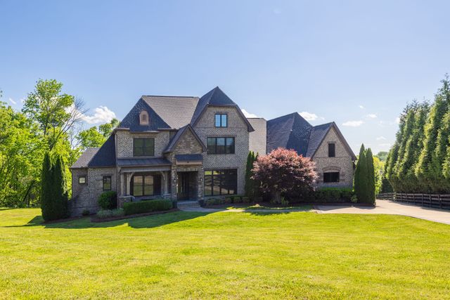 2713 Deer Haven Ct, Franklin, TN 37067