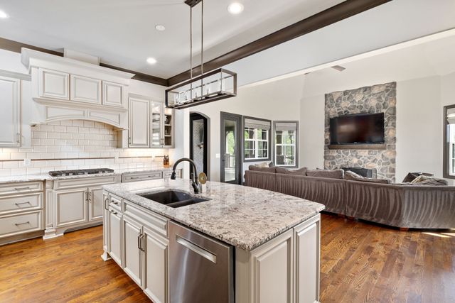 2713 Deer Haven Ct, Franklin, TN 37067