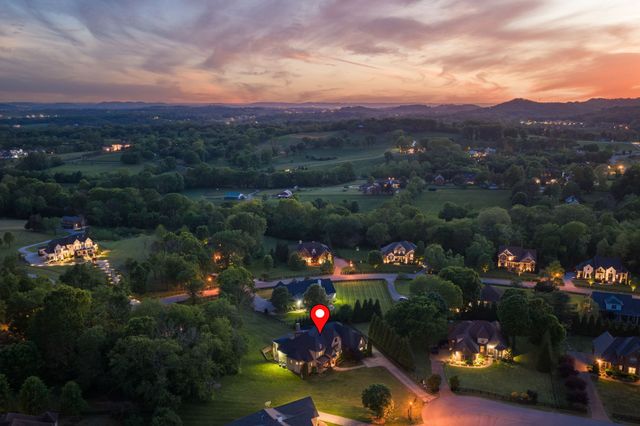 2713 Deer Haven Ct, Franklin, TN 37067