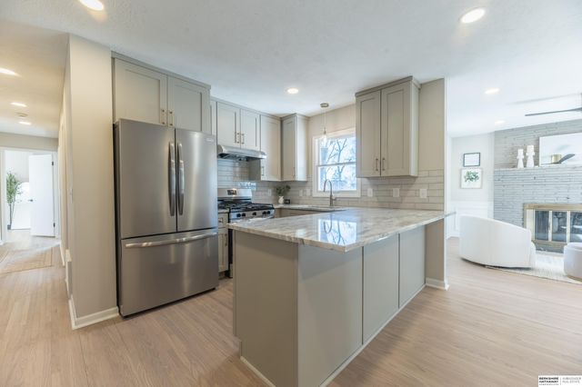 13593 Walnut Street, Omaha, NE 68144