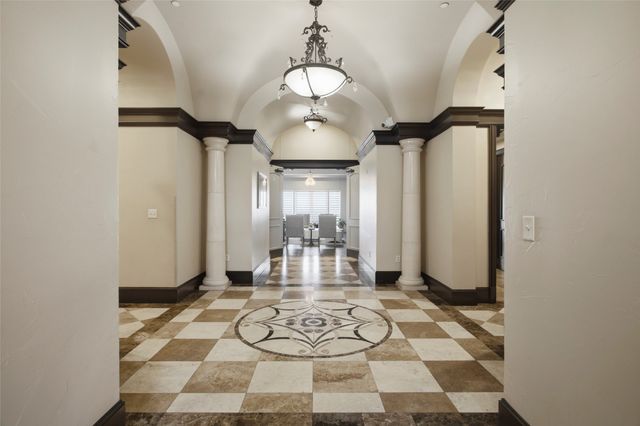 501 Samuels Avenue 230, Fort Worth, TX 76102