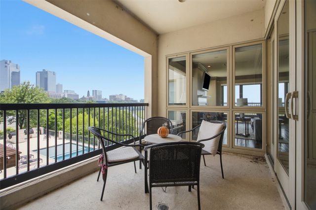 501 Samuels Avenue 230, Fort Worth, TX 76102