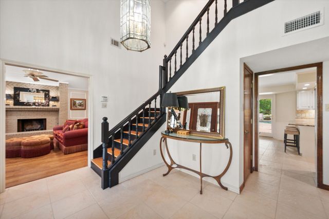 8111 Russell Curry Road, Arlington, TX 76001