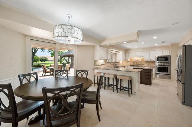 8111 Russell Curry Road, Arlington, TX 76001