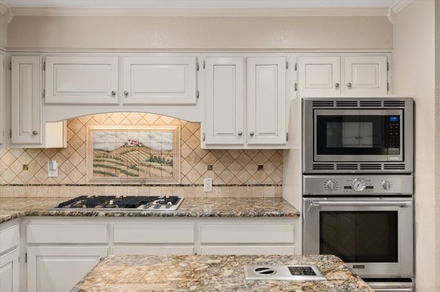 8111 Russell Curry Road, Arlington, TX 76001