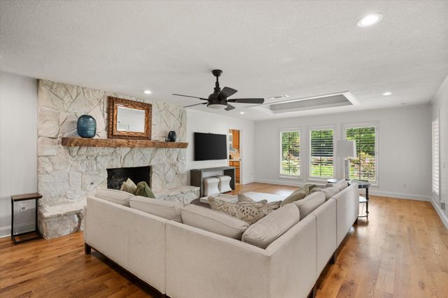 8111 Russell Curry Road, Arlington, TX 76001