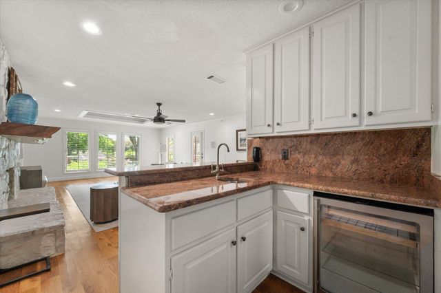 8111 Russell Curry Road, Arlington, TX 76001