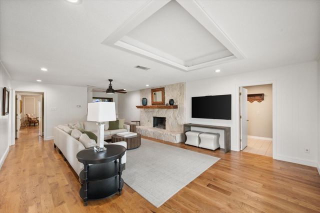 8111 Russell Curry Road, Arlington, TX 76001