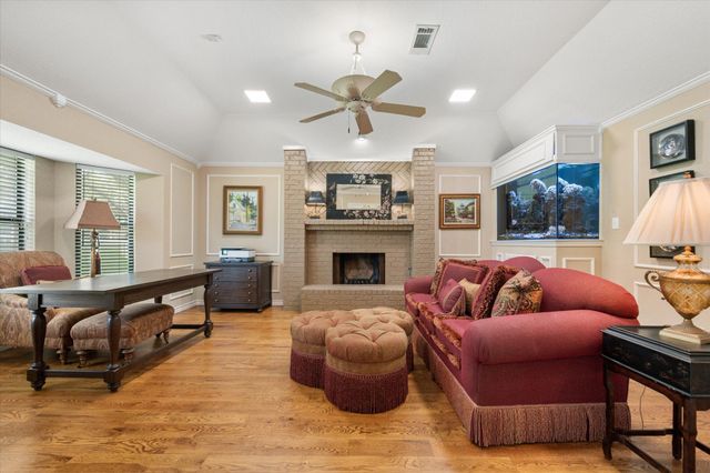 8111 Russell Curry Road, Arlington, TX 76001