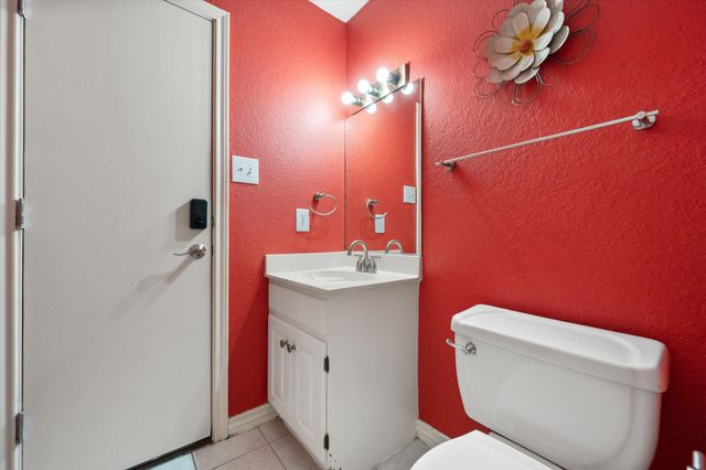8111 Russell Curry Road, Arlington, TX 76001