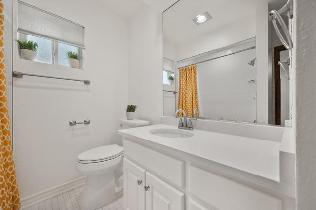 8111 Russell Curry Road, Arlington, TX 76001