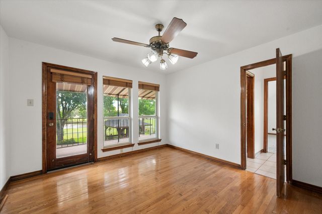 8111 Russell Curry Road, Arlington, TX 76001