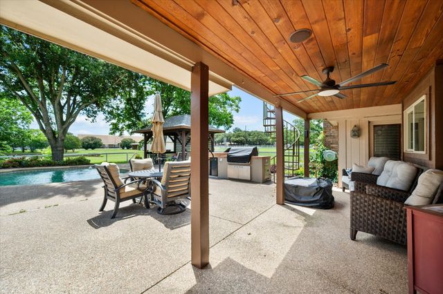 8111 Russell Curry Road, Arlington, TX 76001