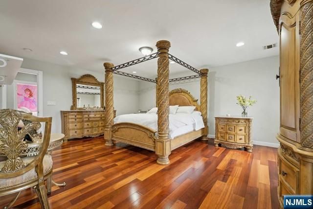 735 Golden Avenue, Secaucus, NJ 07094