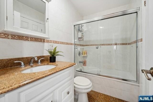 735 Golden Avenue, Secaucus, NJ 07094