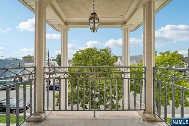 735 Golden Avenue, Secaucus, NJ 07094