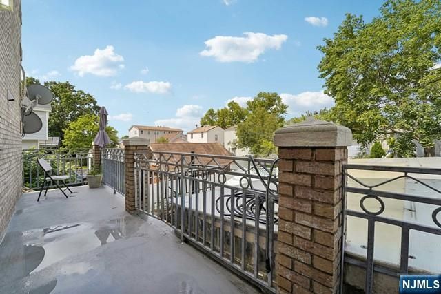 735 Golden Avenue, Secaucus, NJ 07094