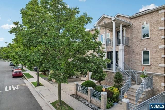 735 Golden Avenue, Secaucus, NJ 07094