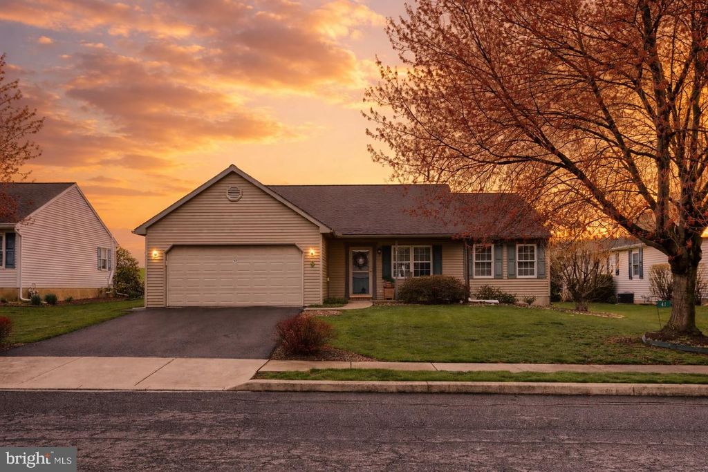 47 ARBOR DR, Myerstown, PA 17067