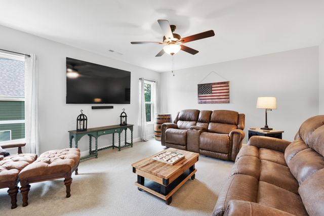 431 Evans Dr, Tullahoma, TN 37388