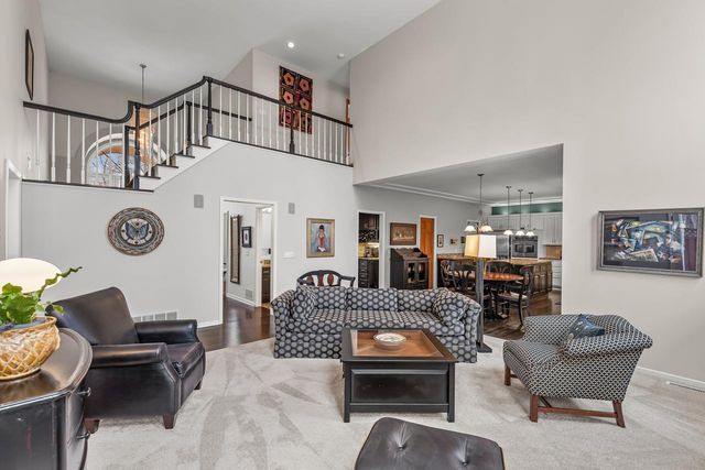 26335 Peach Circle, Excelsior, MN 55331