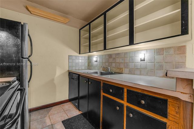 7110 Fairway Drive L12, Miami Lakes, FL 33014