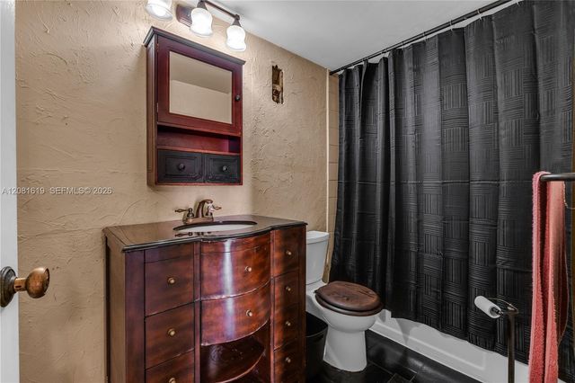 7110 Fairway Drive L12, Miami Lakes, FL 33014
