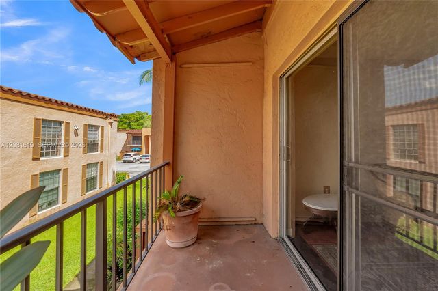 7110 Fairway Drive L12, Miami Lakes, FL 33014