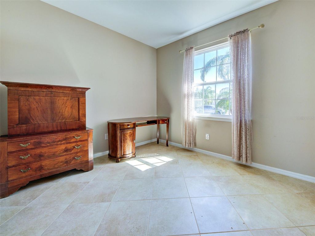 Image 26 of property listing at 4344 LENOX BOULEVARD, Venice, FL 34293