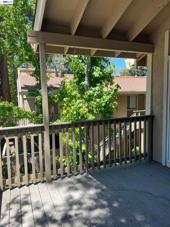 Image 21 of property listing at 5455 Kirkwood Dr C8, Concord, CA 94521